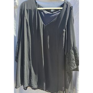 Torrid Black Sheer Tunic Sz 4 I-16
